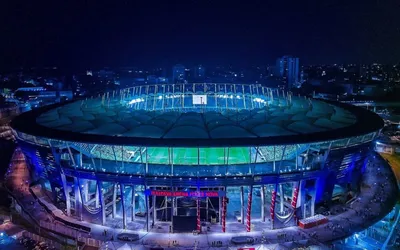 Imagem ilustrativa da imagem Arena Fonte Nova se ilumina de azul em homenagem a Roberto Carlos