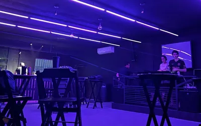 Imagem ilustrativa da imagem Boate de música eletrônica terá DJ Eddie Valdez