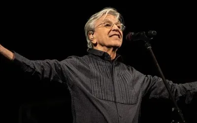 Imagem ilustrativa da imagem Caetano Veloso é convidado do Papa Francisco para evento no Vaticano