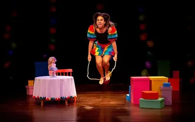 Imagem ilustrativa da imagem Espetáculo Nesta Data Querida encerra temporada no Teatro Sesi