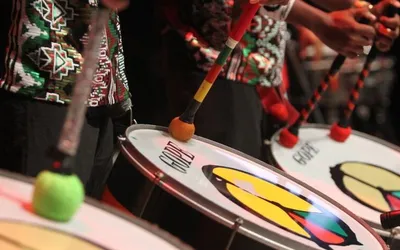 Imagem ilustrativa da imagem Olodum recebe BaianaSystem e Jammil na terceira Bênção do ano