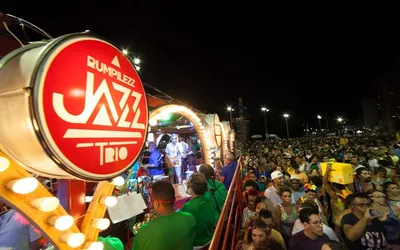 Imagem ilustrativa da imagem Orkestra Rumpilezz comanda trio no Carnaval de Salvador