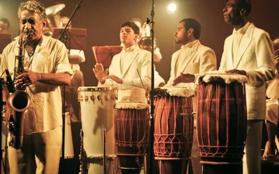 Imagem ilustrativa da imagem Orkestra Rumpilezz inicia temporada de shows na Escadaria do Passo