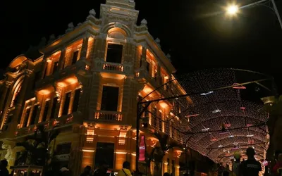 Imagem ilustrativa da imagem Prefeitura inaugura decoração de Natal no Centro Histórico