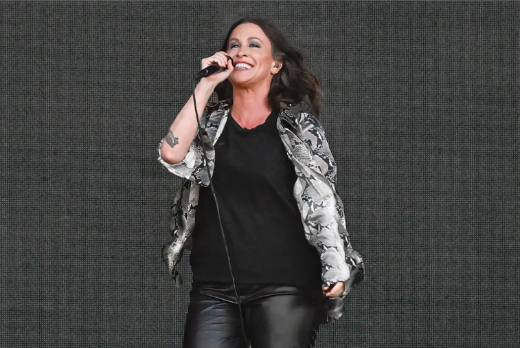 Imagem ilustrativa da imagem Após 12 anos, Alanis Morissette volta a se apresentar no Brasil