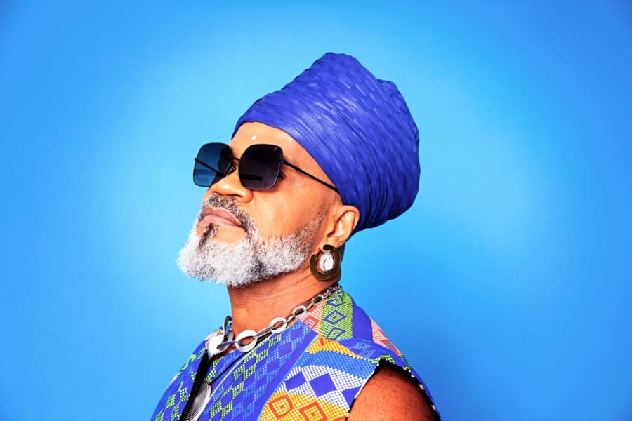 Imagem ilustrativa da imagem 'Carnavais': Carlinhos Brown se apresenta na primeira edição da festa