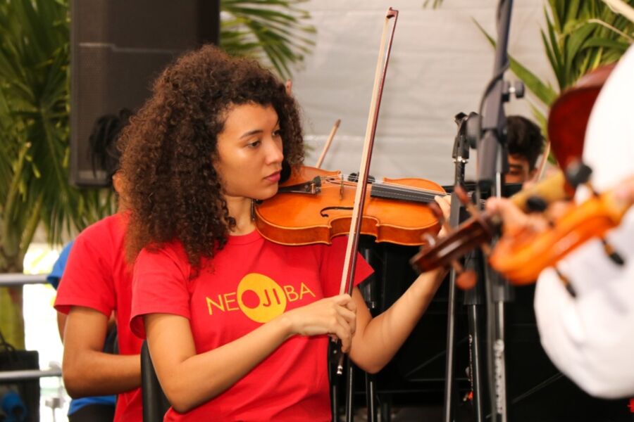 Imagem ilustrativa da imagem Neojiba abre mais de 500 vagas para crianças e adolescentes na Bahia