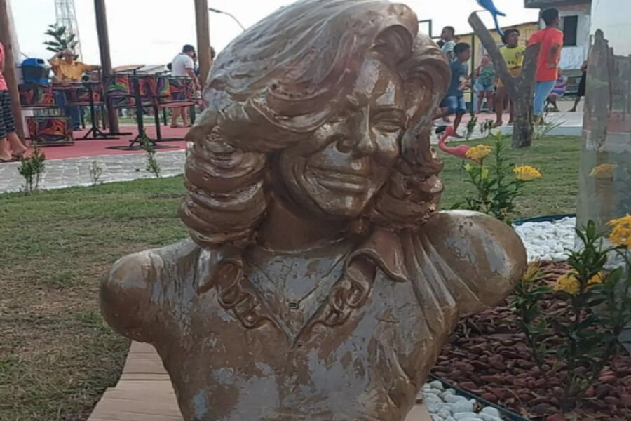 Imagem ilustrativa da imagem Glória Maria é homenageada em praça de Lauro de Freitas
