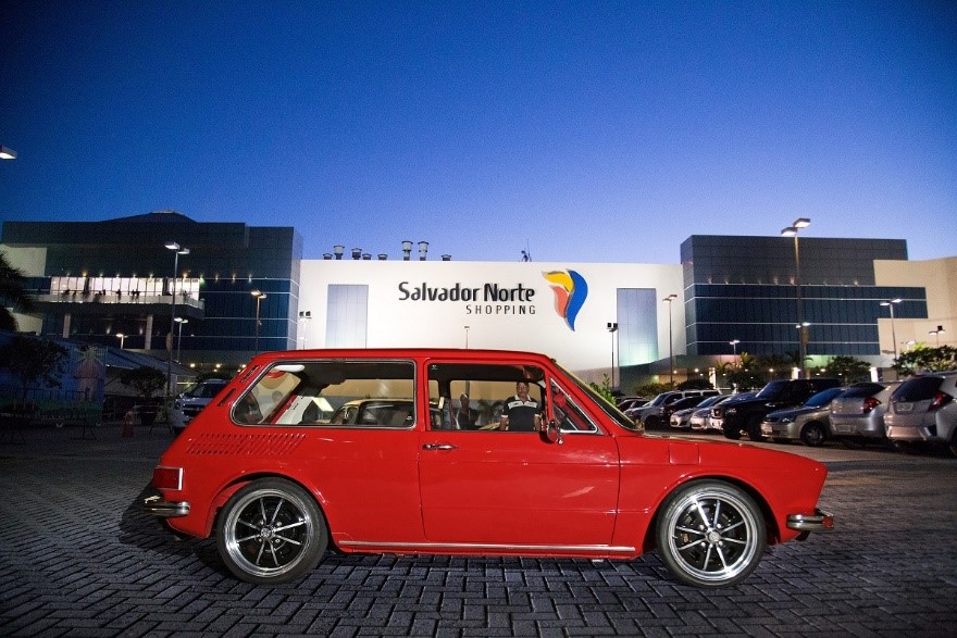 Imagem ilustrativa da imagem Encontro reúne carros antigos de colecionadores em Salvador
