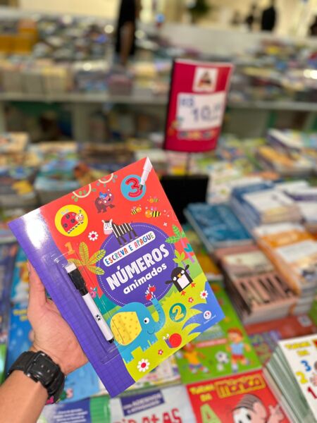Imagem ilustrativa da imagem Shopping Barra recebe feira de livros com obras a partir de R$ 5