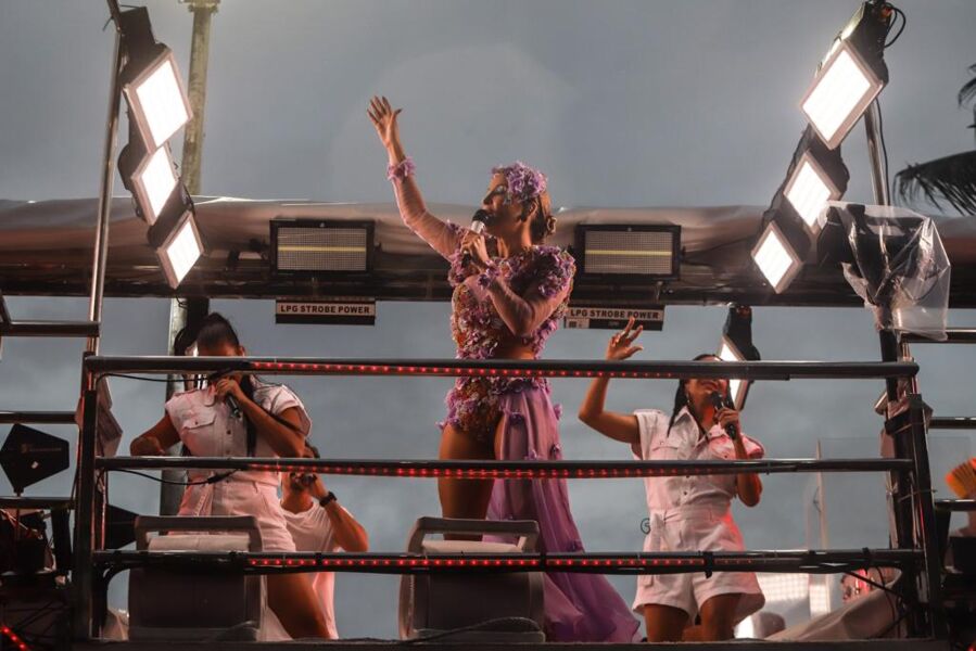 Imagem ilustrativa da imagem Claudia Leitte anuncia venda de bloco 'Largadinho' para 2024