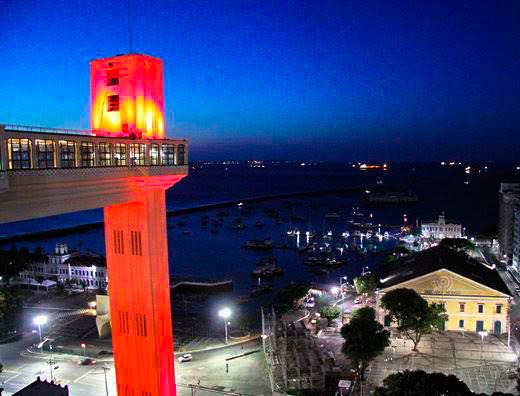 Imagem ilustrativa da imagem Monumentos de Salvador recebem iluminação laranja
