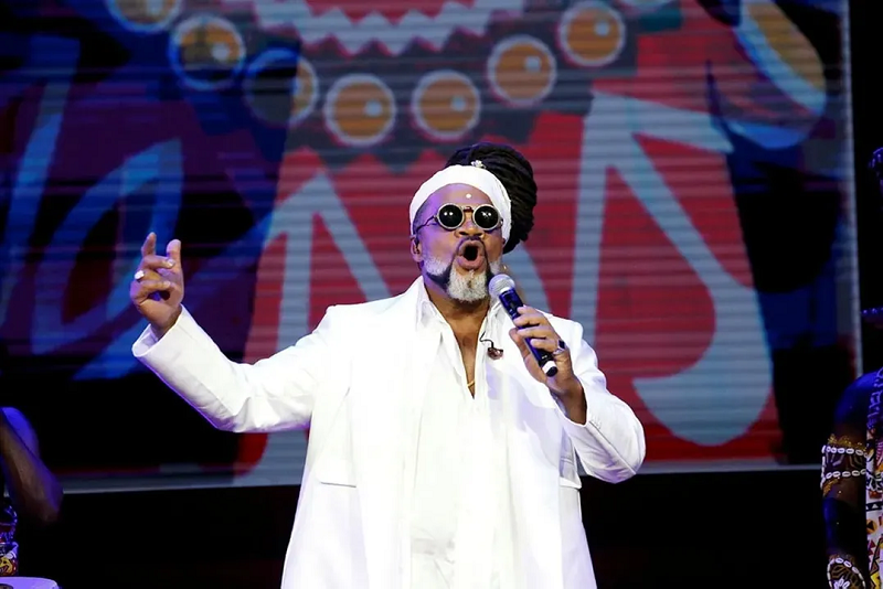 Imagem ilustrativa da imagem Arena A TARDE: Carlinhos Brown elogia novo espaço de shows de Salvador