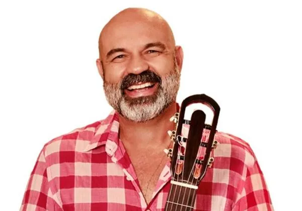
		Alexandre Leão apresenta Arraiá Pop Zen com repertório nordestino