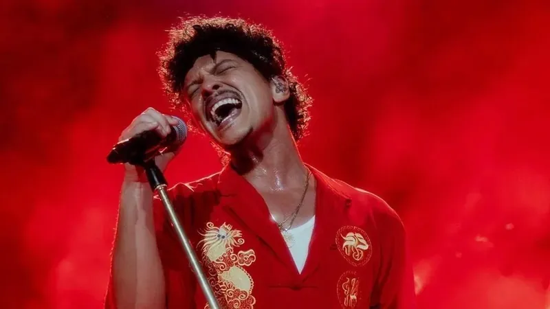 
		Bruno Mars anuncia mais quatro shows extras no Brasil