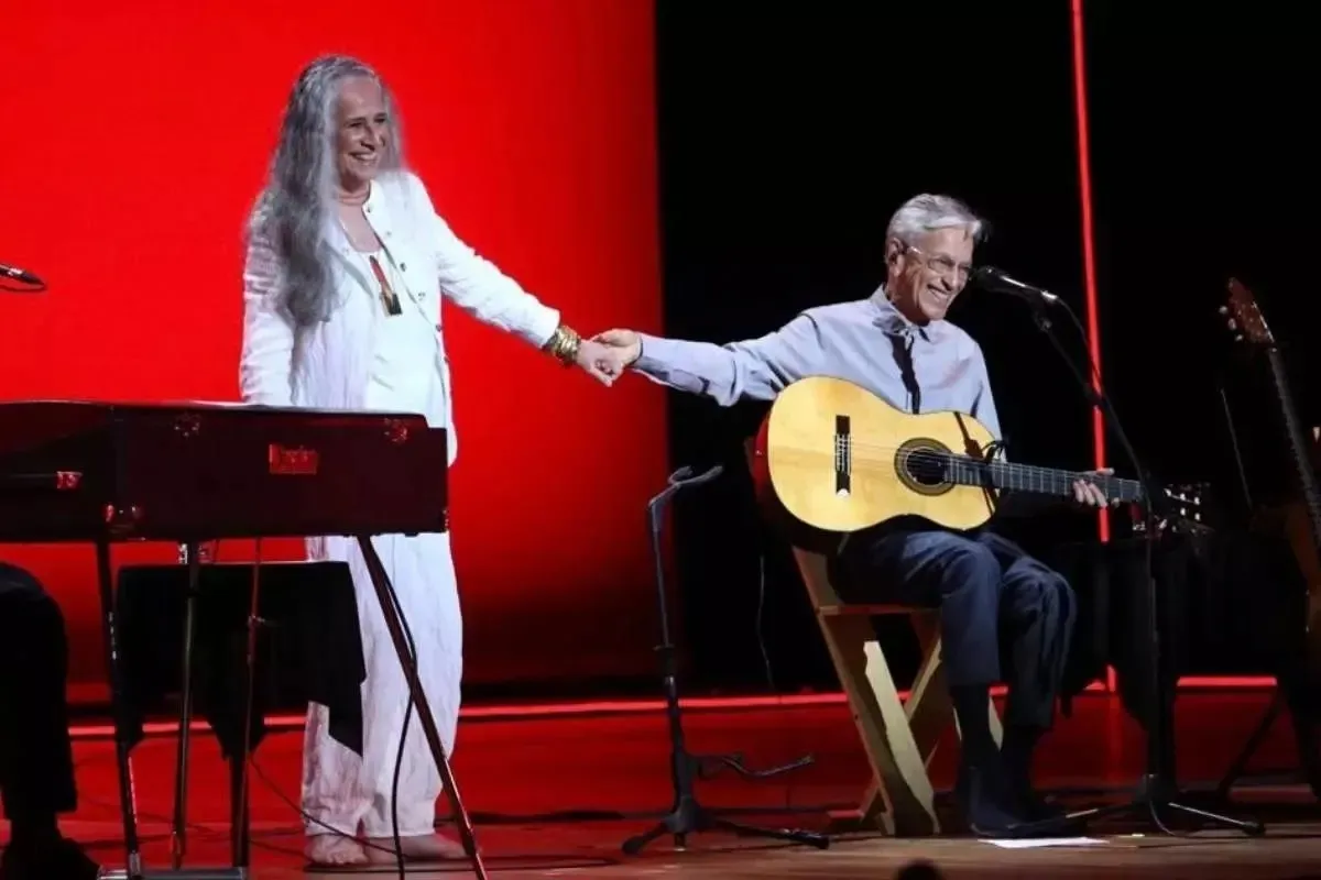 
		Caetano e Bethânia regravam música em homenagem ao Rio Grande do Sul