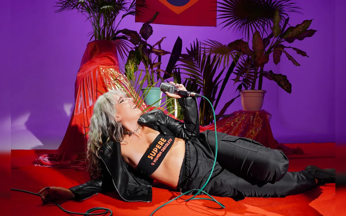 Angela Velloso apresenta show inédito do novo trabalho no Rio Vermelho