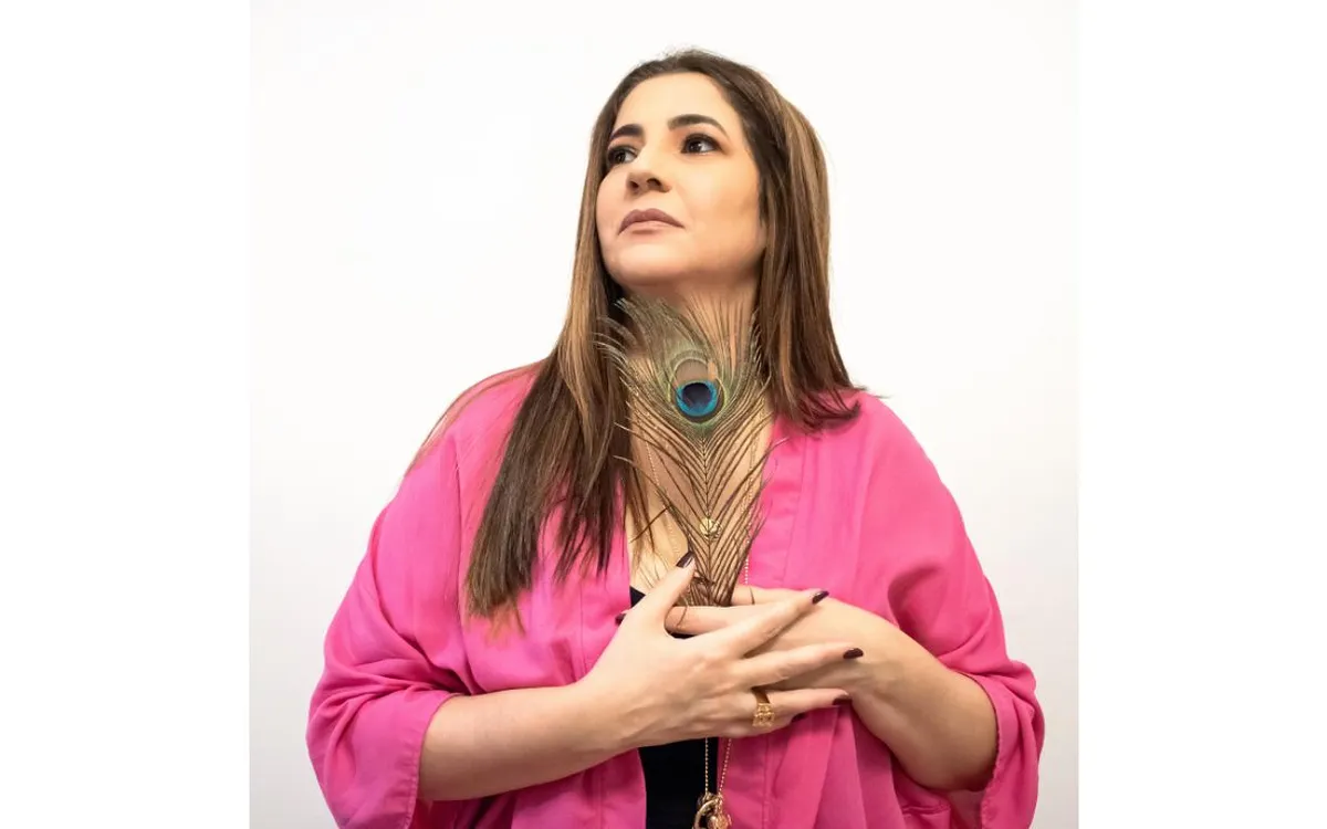 Após sucesso de público, Belô Velloso volta ao palco da Casa da Mãe