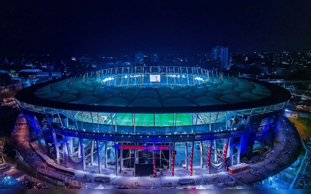 Arena Fonte Nova se ilumina de azul em homenagem a Roberto Carlos