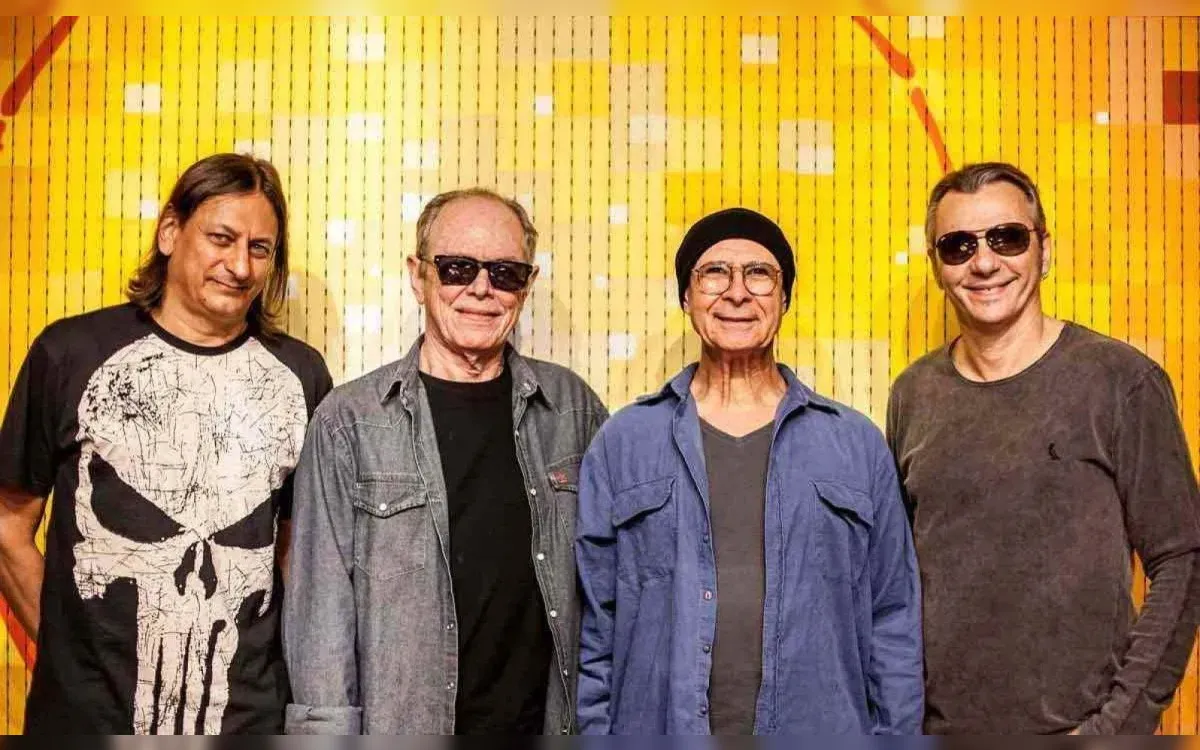 Banda 14 Bis faz show no projeto “Esquina Convida”, em Salvador