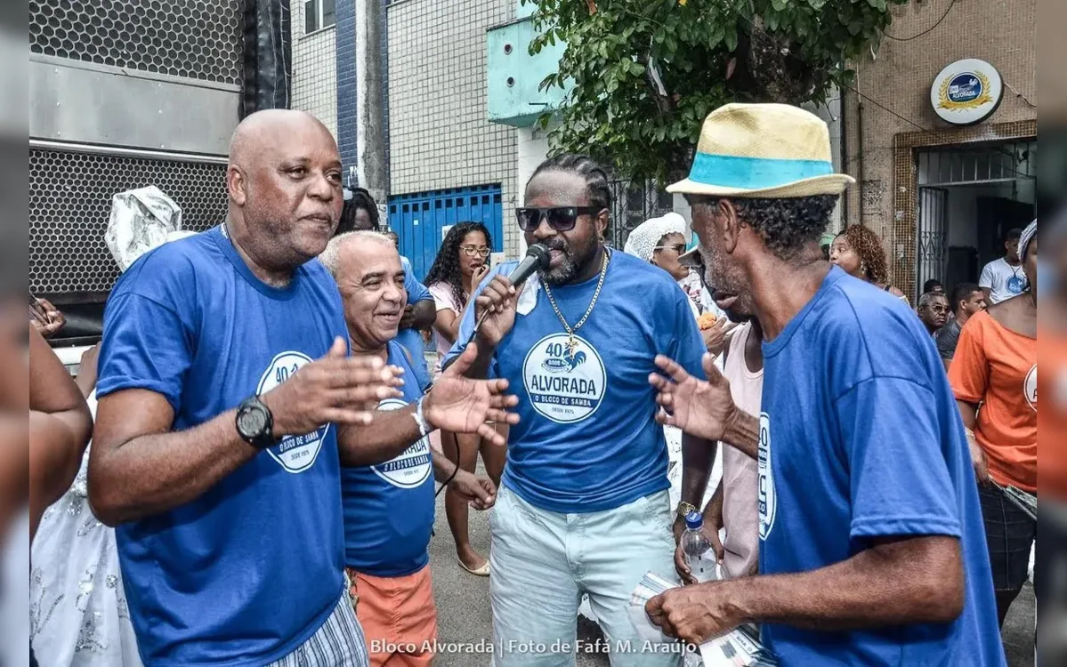 Bloco Alvorada realiza ensaio pré-carnaval com show de samba gratuito
