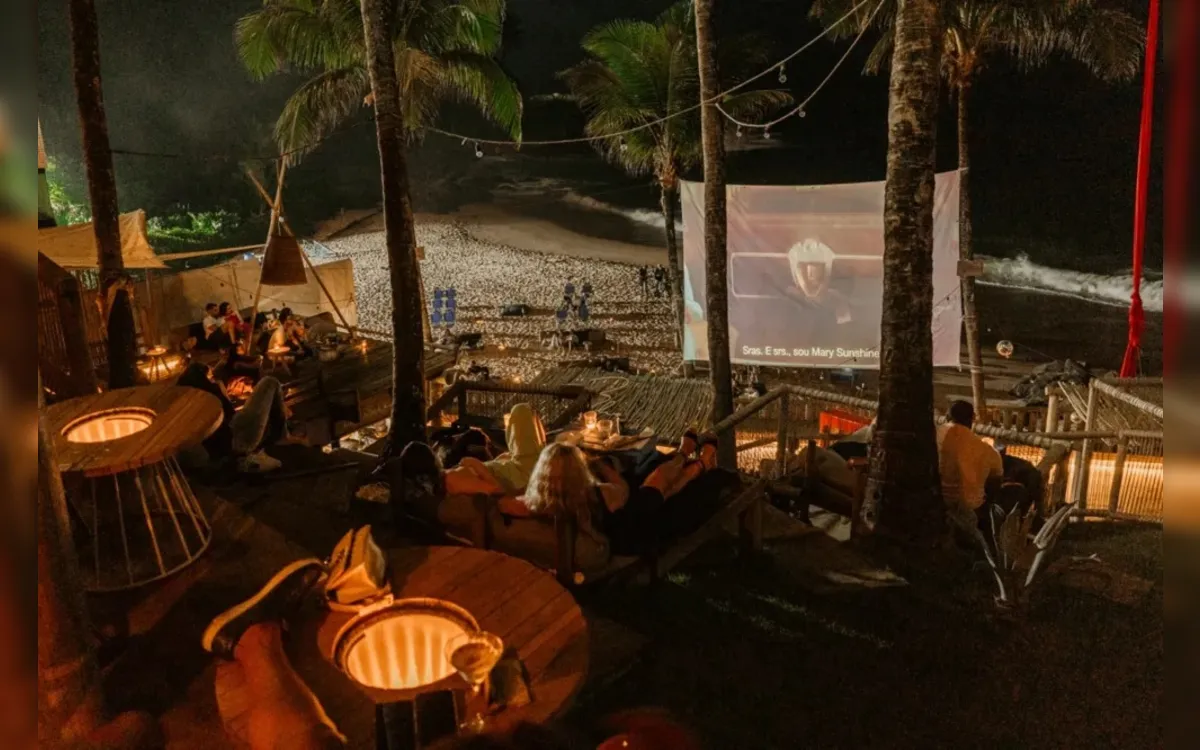 Blue Praia Bar apresenta filme "La La Land" em cinema ao ar livre