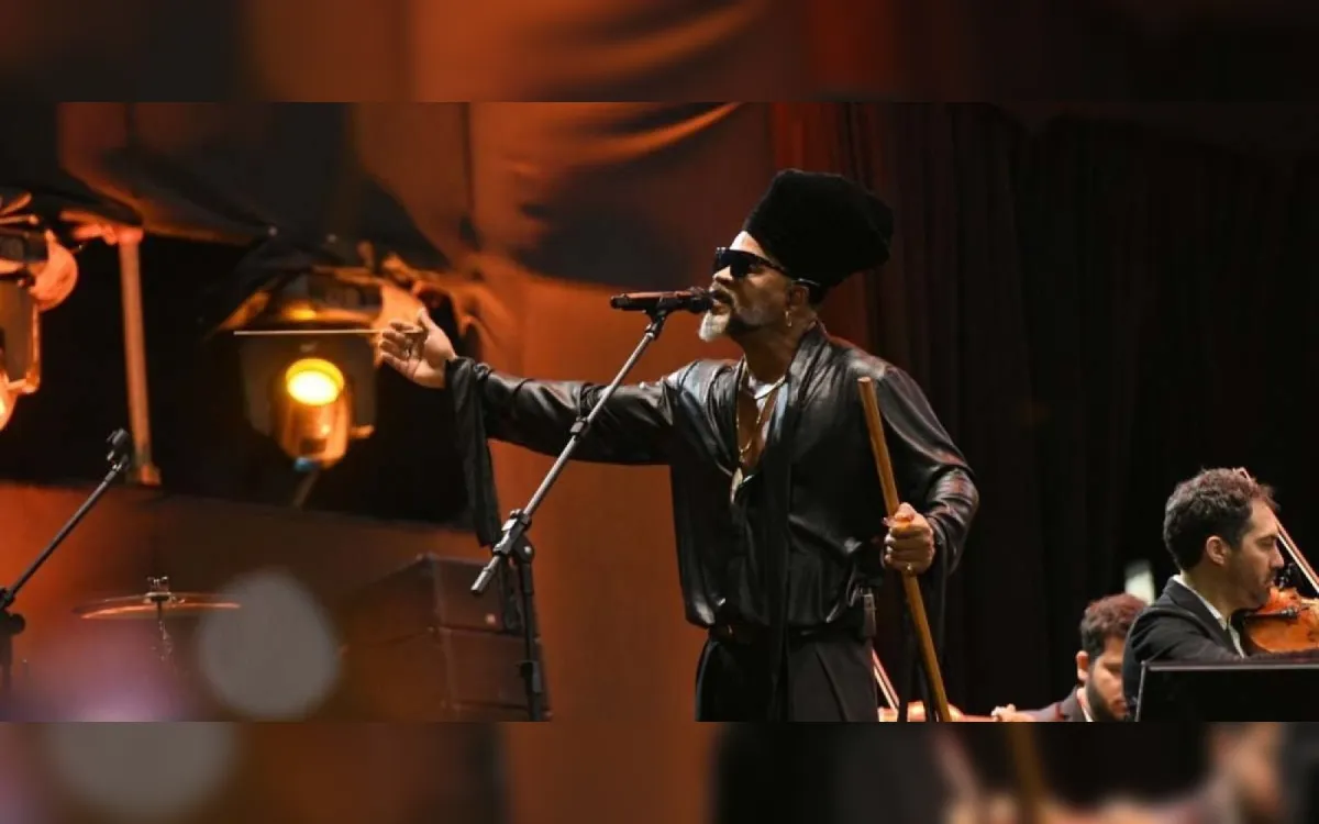 Carlinhos Brown e Orquestra Ouro Preto fazem show na Concha Acústica