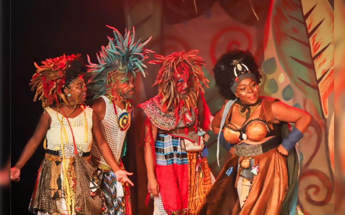 ‘Dandara na Terra dos Palmares’ segue em cartaz em Salvador