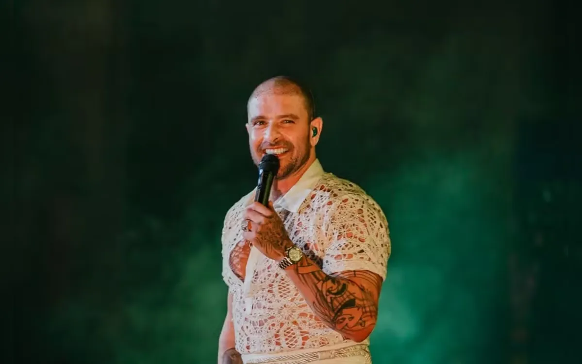 Diogo Nogueira se apresenta na Concha Acústica do TCA