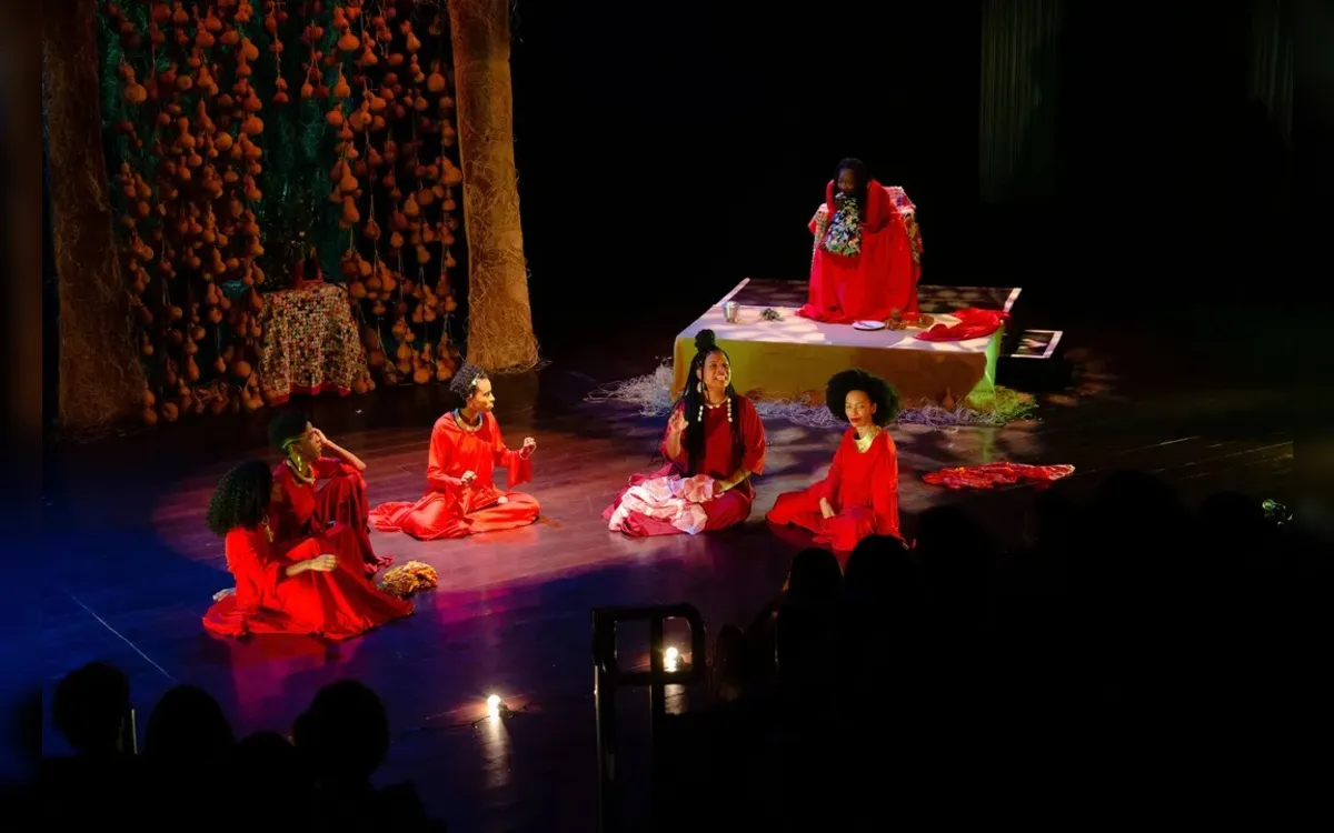 Espetáculo “Memórias Povoadas” volta ao teatro em 7ª temporada