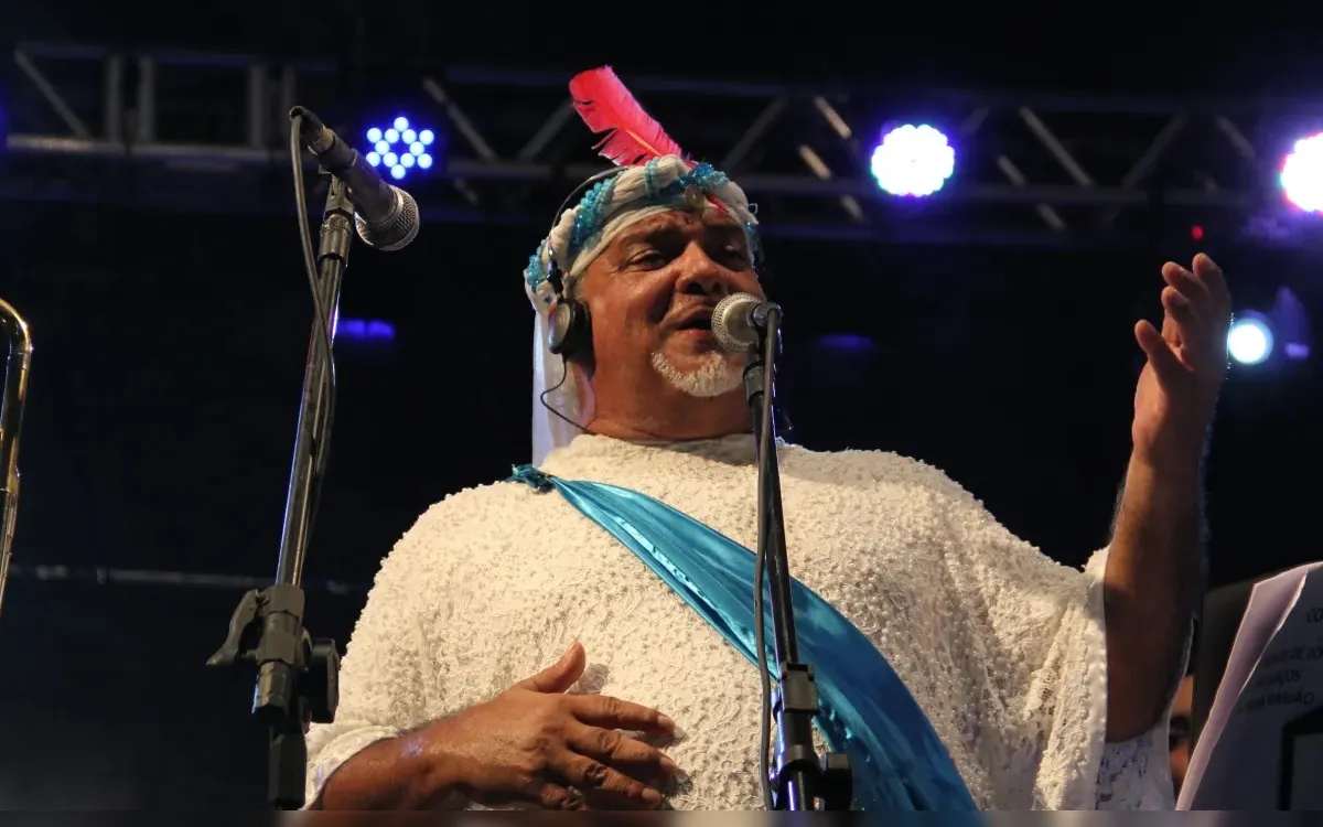 Gerônimo recebe Pierre Onassis em show no Rio Vermelho