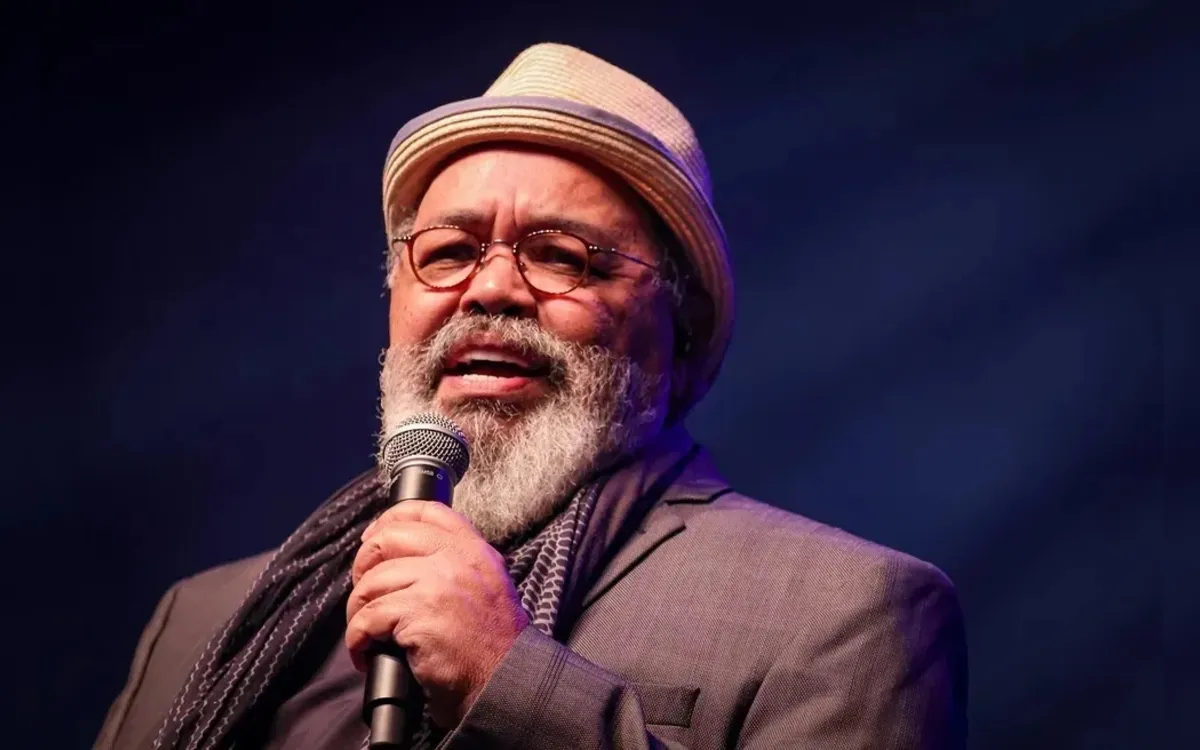 Jorge Aragão anuncia retorno aos palcos após alta hospitalar