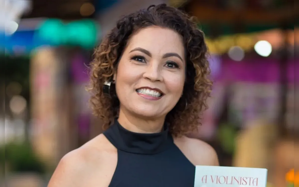 Jornalista baiana Marlúccia Araújo lança ‘A Violinista’ em Salvador