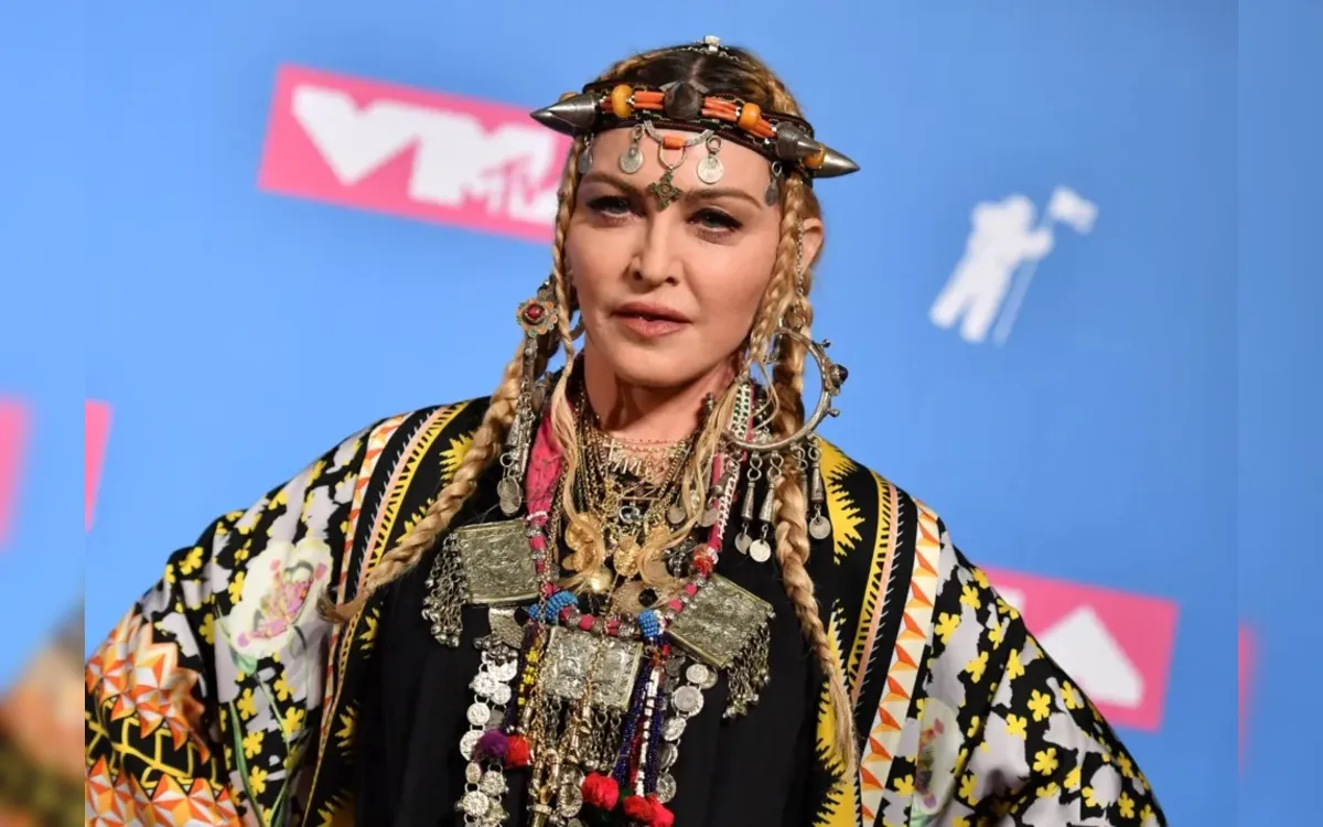 Madonna é hospitalizada com infecção bacteriana e turnê é adiada