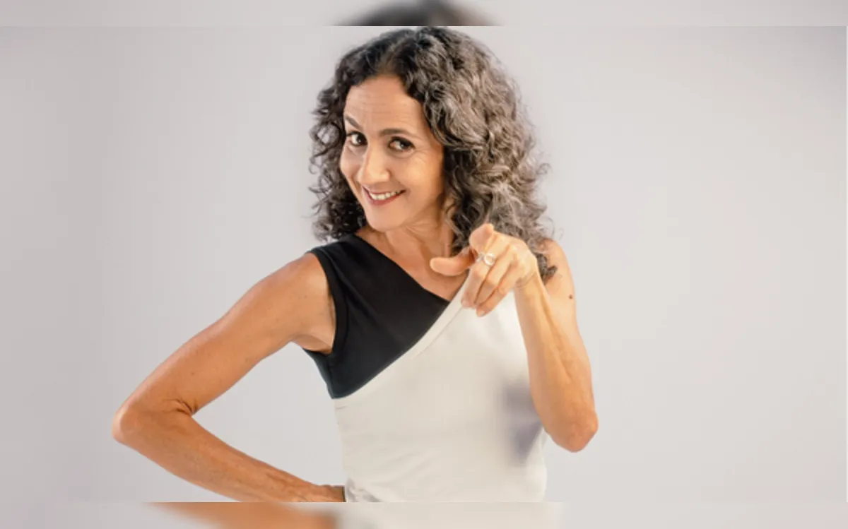 Maria Menezes volta ao teatro com comédia "Maria AO VIVO"