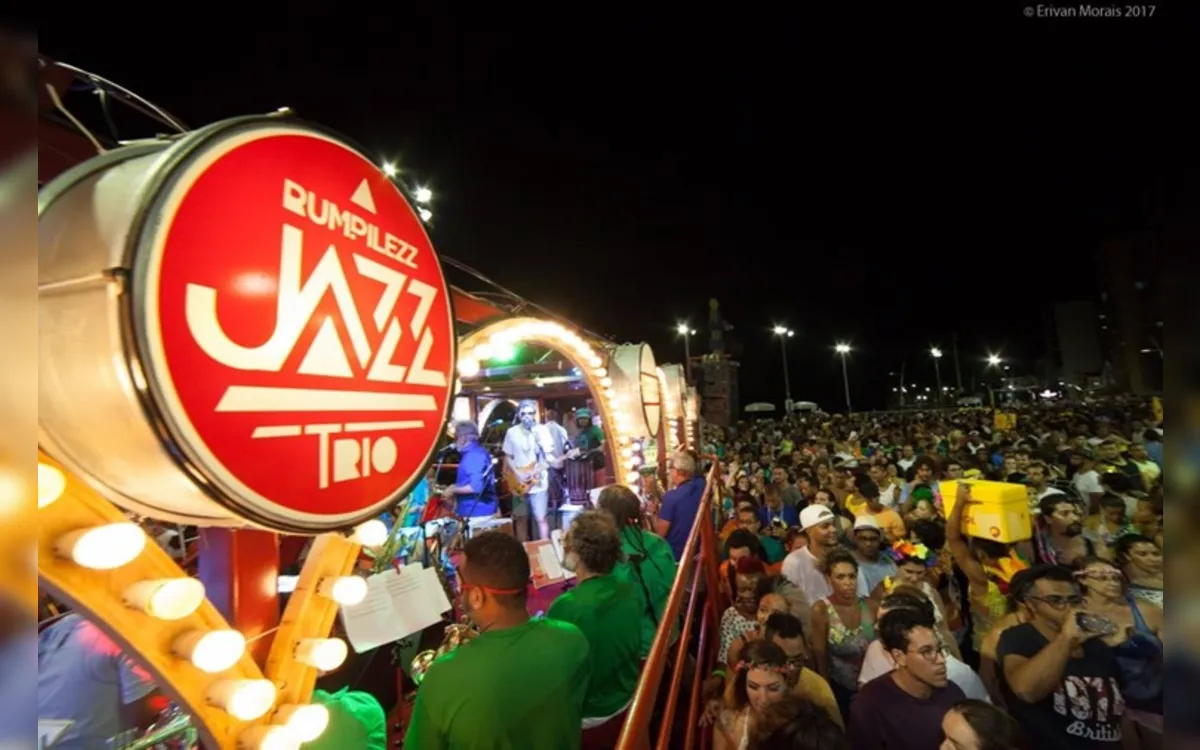 Orkestra Rumpilezz comanda trio no Carnaval de Salvador