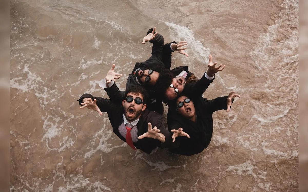 Peça de teatro usa imagem de peixe para falar de diversidade