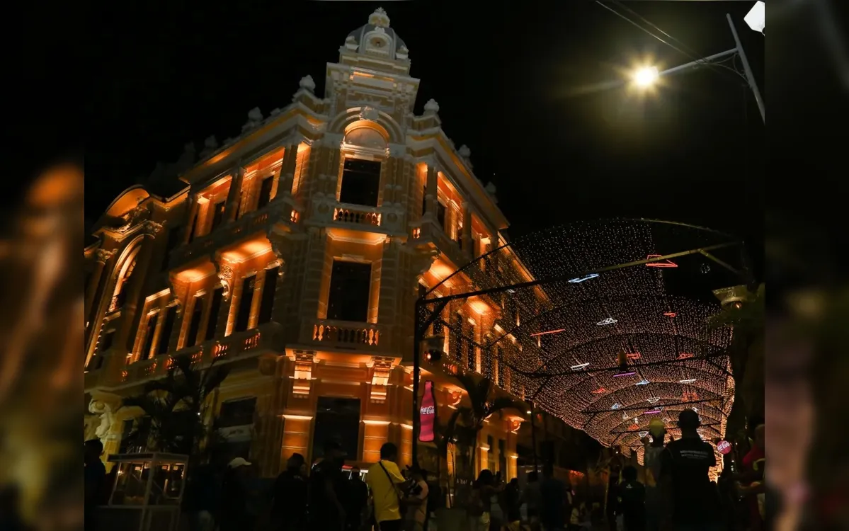 Prefeitura inaugura decoração de Natal no Centro Histórico