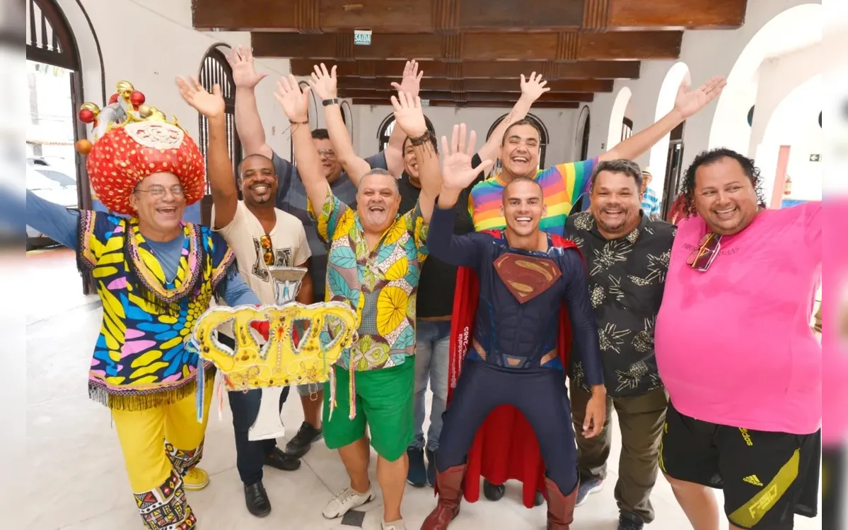 Rei Momo 2024: 10 finalistas disputam a coroa carnavalesca