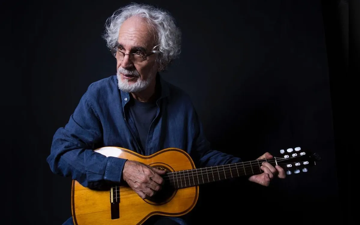 Renato Teixeira se apresenta no Teatro Sesc Casa do Comércio