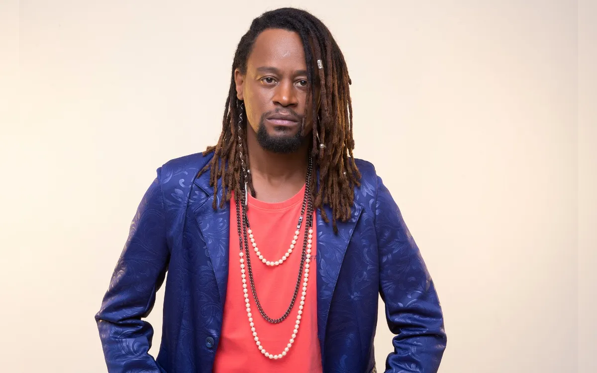 Toni Garrido faz show gratuito em homenagem as mães em Salvador