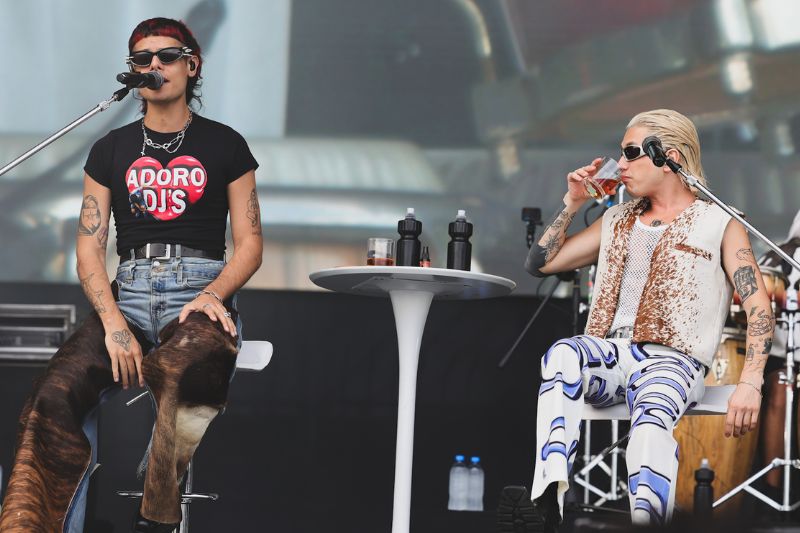 Imagem ilustrativa da imagem Após sucesso no Lolla, Ca7riel e Paco Amoroso anunciam novo show no Brasil