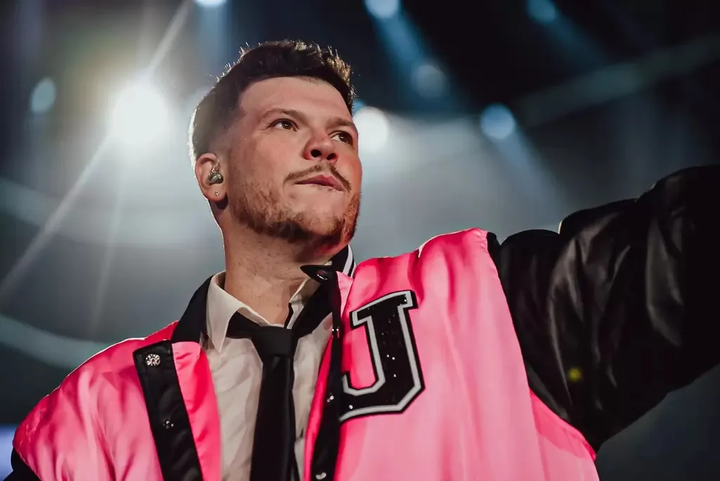 
		Ferrugem celebra 10 anos de carreira com show especial em Salvador