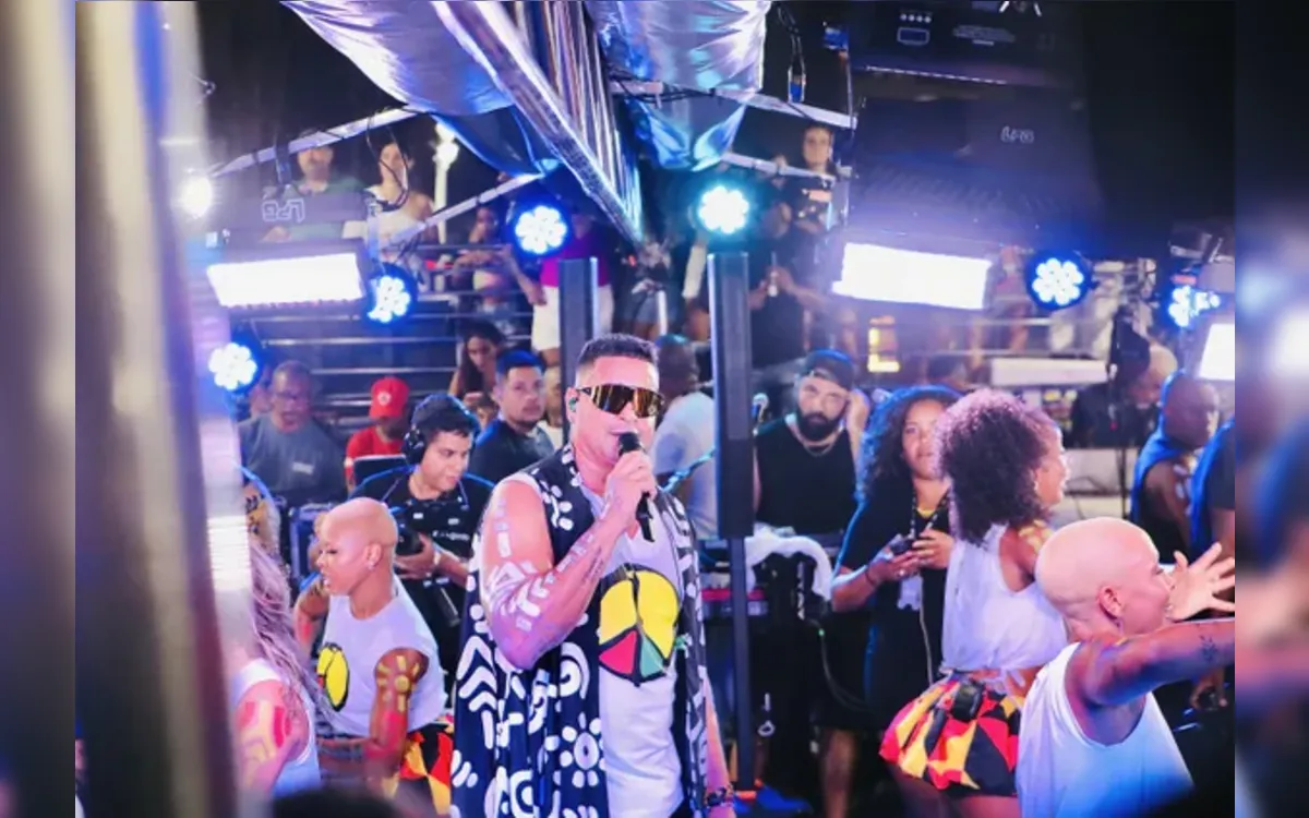 Xanddy comanda ‘Melhor Segunda’ e agita o pré-Carnaval de Salvador