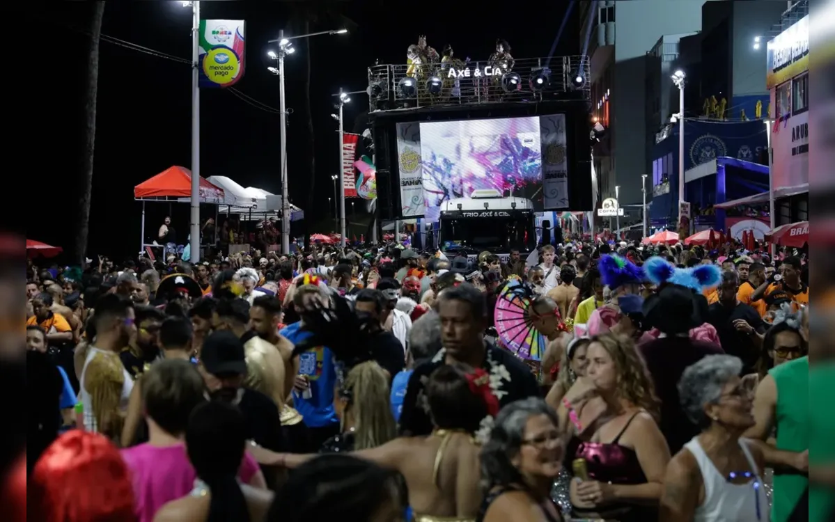 Anitta, BaianaSystem e mais: veja programação da sexta de Carnaval