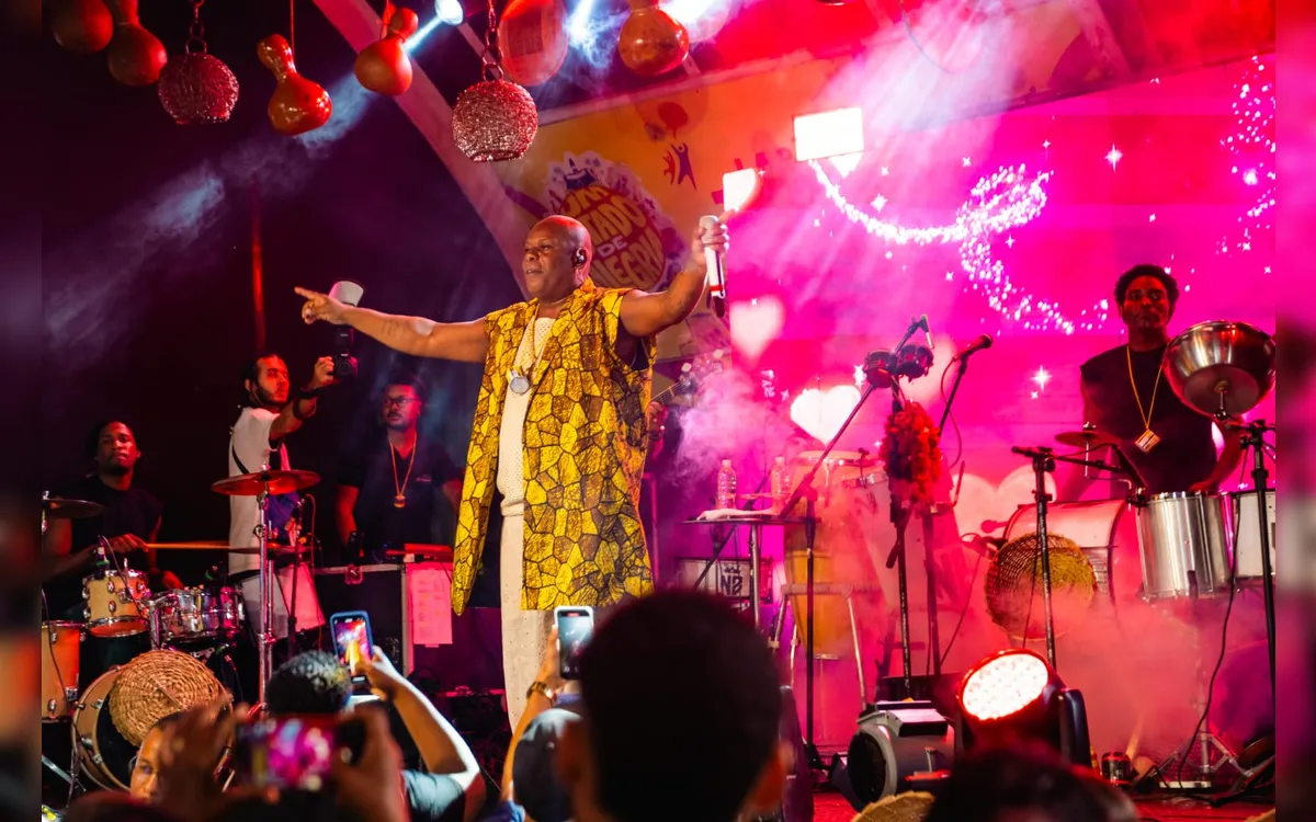 Cantor Narcizinho realiza show no Pelourinho nesta sexta (31)