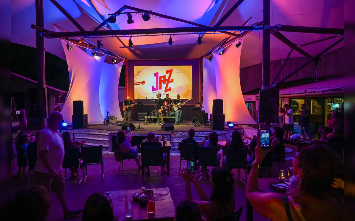 ‘Festival de Jazz – Música e Arte’ é adiado para outubro na Praia do Forte