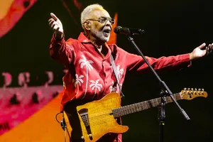  Gilberto Gil faz 84 anos e lança primeiro vol. de álbum da turnê de despedida