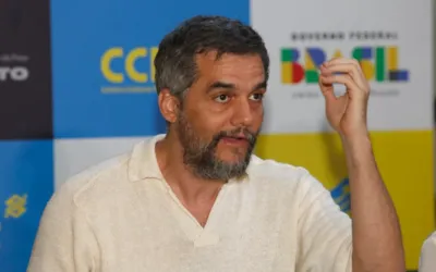 Imagem ilustrativa da imagem Wagner Moura estreia peça em Salvador após 16 anos longe dos palcos