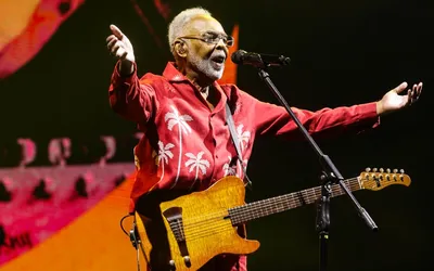 Imagem ilustrativa da imagem Gilberto Gil faz 84 anos e lança primeiro vol. de álbum da turnê de despedida
